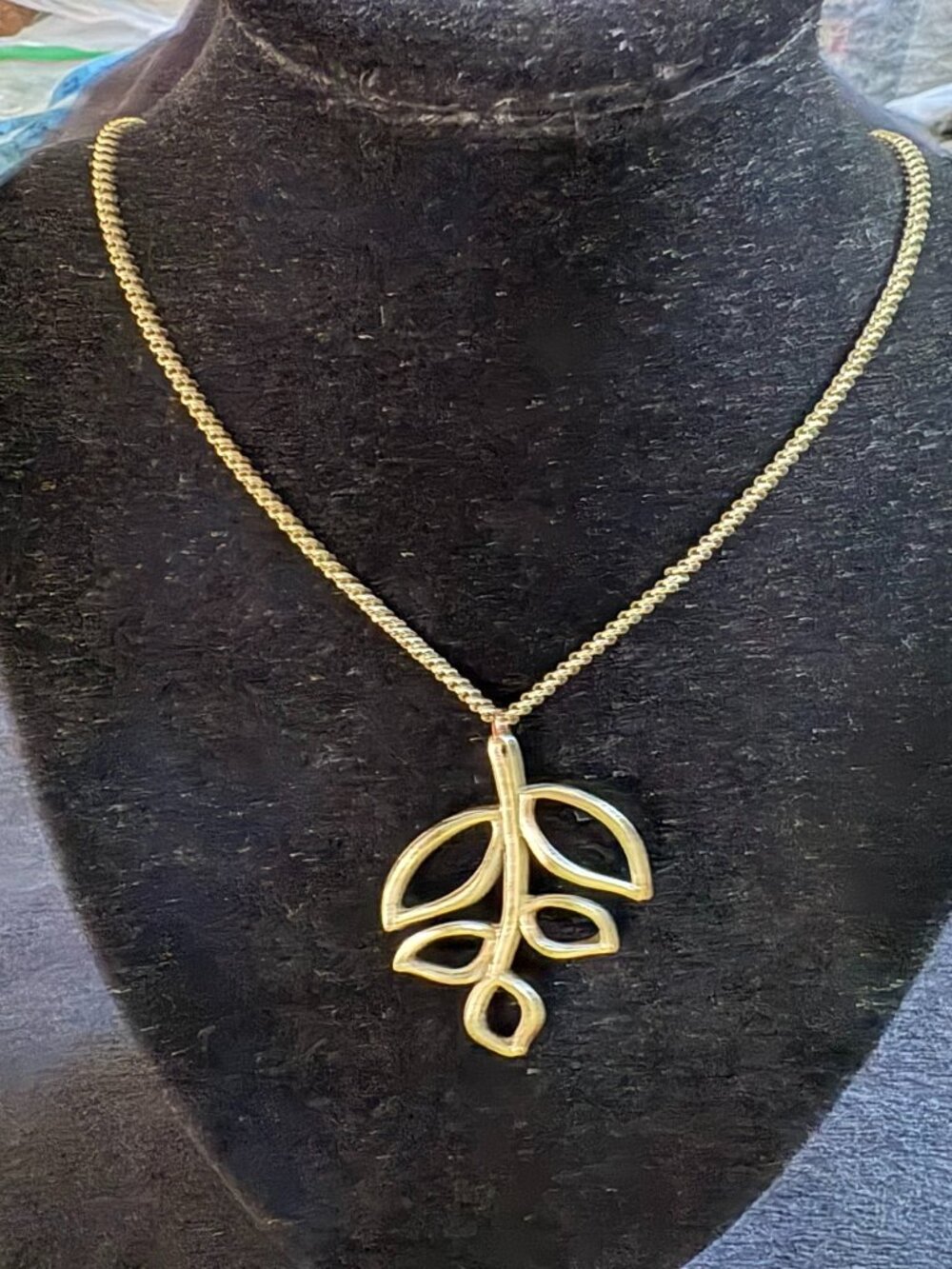 Banana Republic gold leaf necklace
